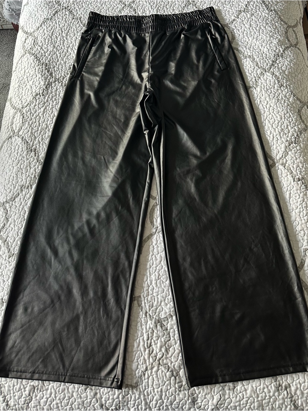 Offline by Aerie Real Luxe Faux Leather Pants Women’s size Large
